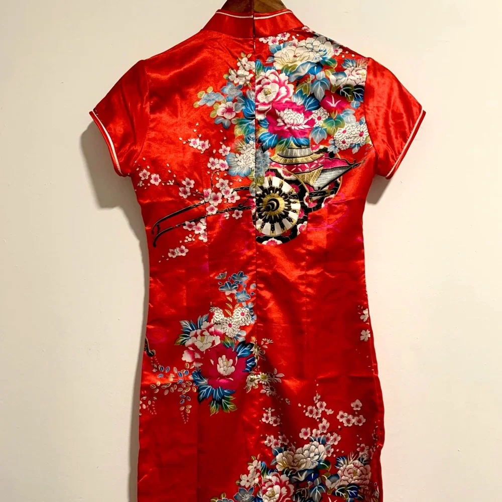 Qipao Inspired Fitted Silk Dress - Picture 3 of 7